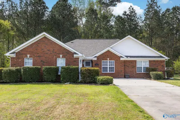 242 Chestnut Oak Circle, Owens Cross Roads, AL 35763