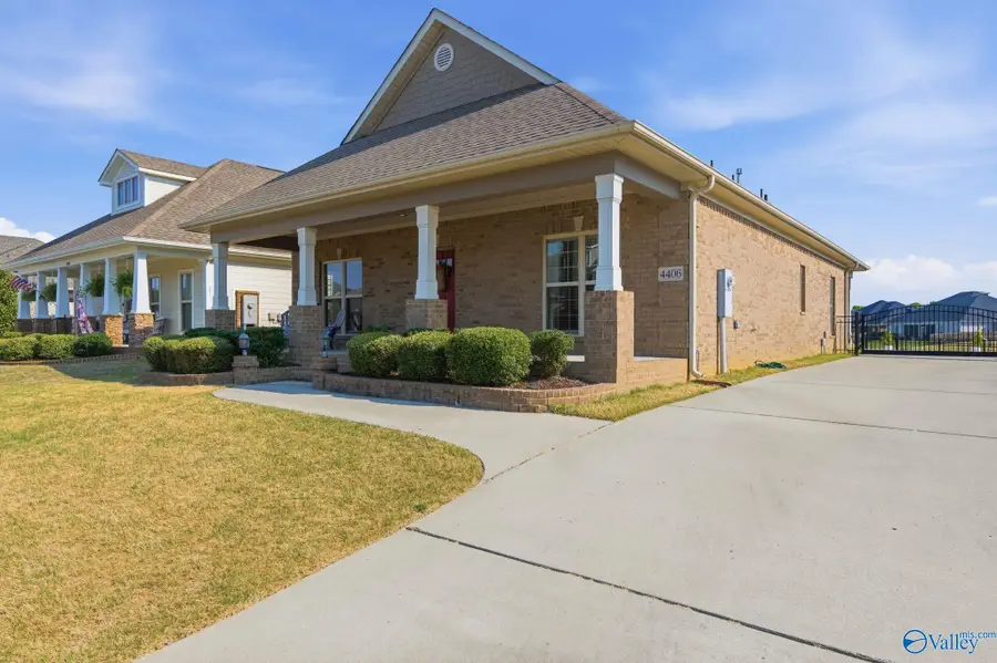 4406 Lake Willow Blvd Se, Owens Cross Roads, AL 35763 - #2