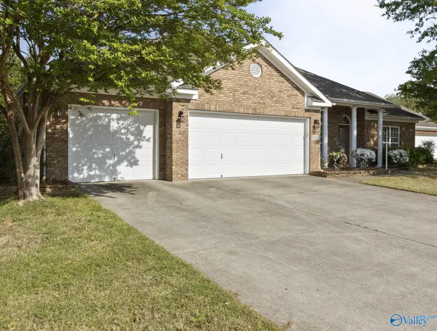 7011 Freedom Park Circle Se, Owens Cross Roads, AL 35763 - #3