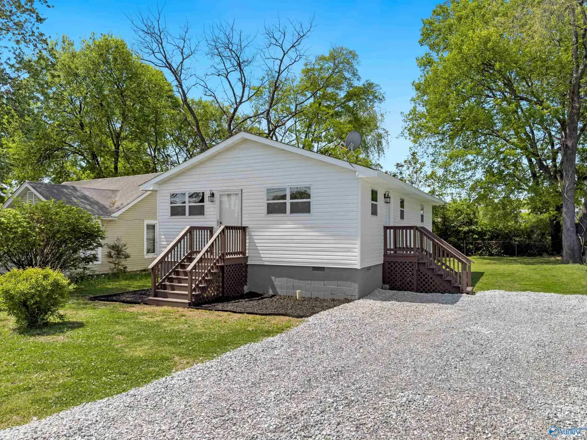 447 1/2 Bass Circle Nw, Huntsville, AL 35801 - #1