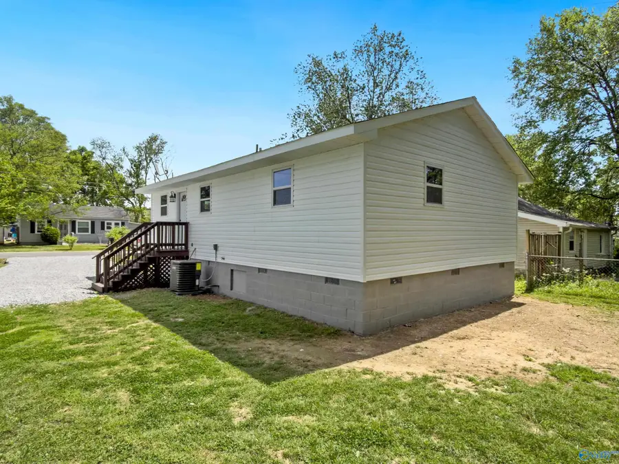 447 1/2 Bass Circle Nw, Huntsville, AL 35801 - #3