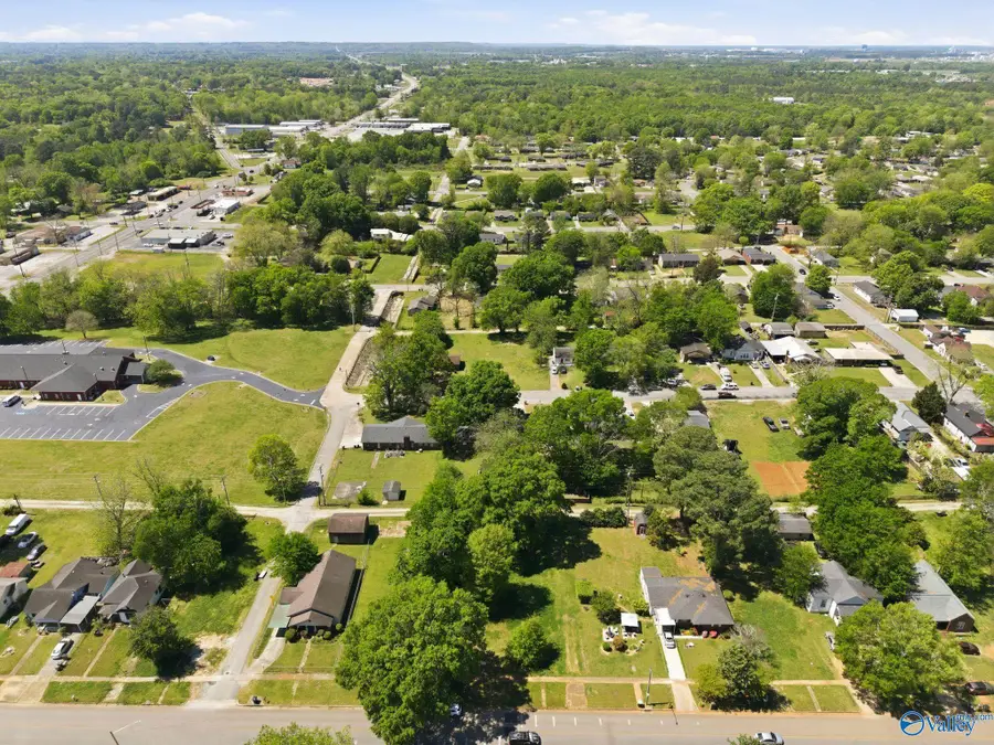 209 Memorial Drive Nw, Decatur, AL 35601 - #2