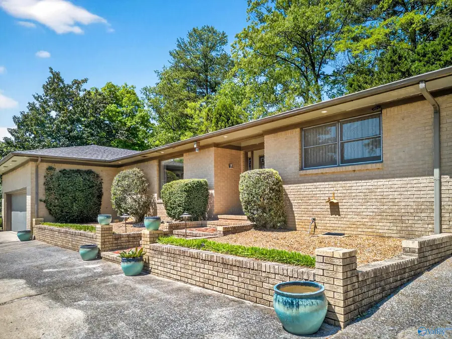 116 Fairoaks Circle, Gadsden, AL 35901 - #3