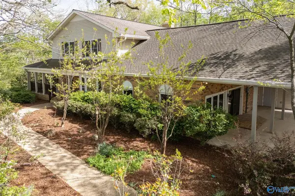 25602 Nick Davis Road, Athens, AL 35613