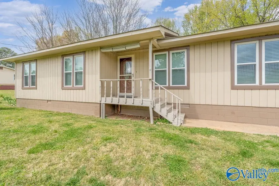 102 11th Street W, Grant, AL 35747 - #2