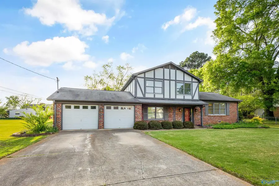 1928 Edenton Drive Sw, Huntsville, AL 35803 - #2