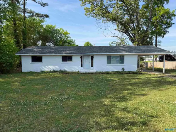 814 Cedar Lake Road Sw, Decatur, AL 35603