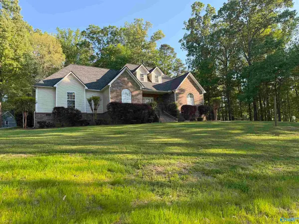 3553 Creek Path Road, Guntersville, AL 35976