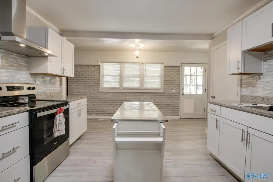 807 13th Avenue, Decatur, AL 35601 - #3