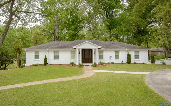 102 Colonial Drive, Florence, AL 35633