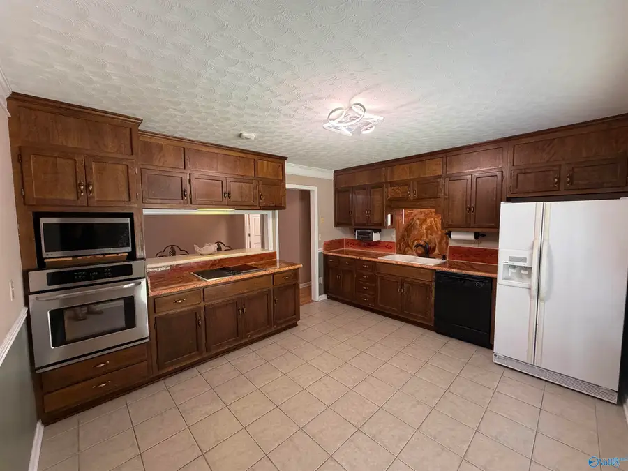 2706 Lake Avenue Se, Decatur, AL 35603 - #3