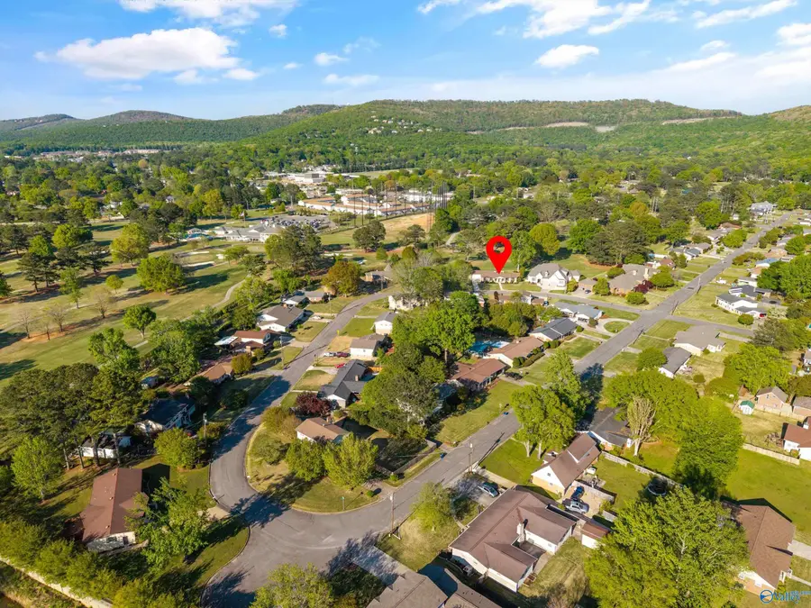 819 Farley Drive Se, Huntsville, AL 35802 - #3