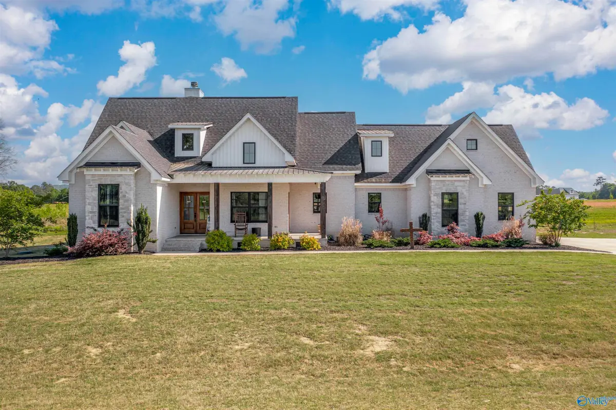 135 Caldwell Trail, Gadsden, AL 35901 - #1