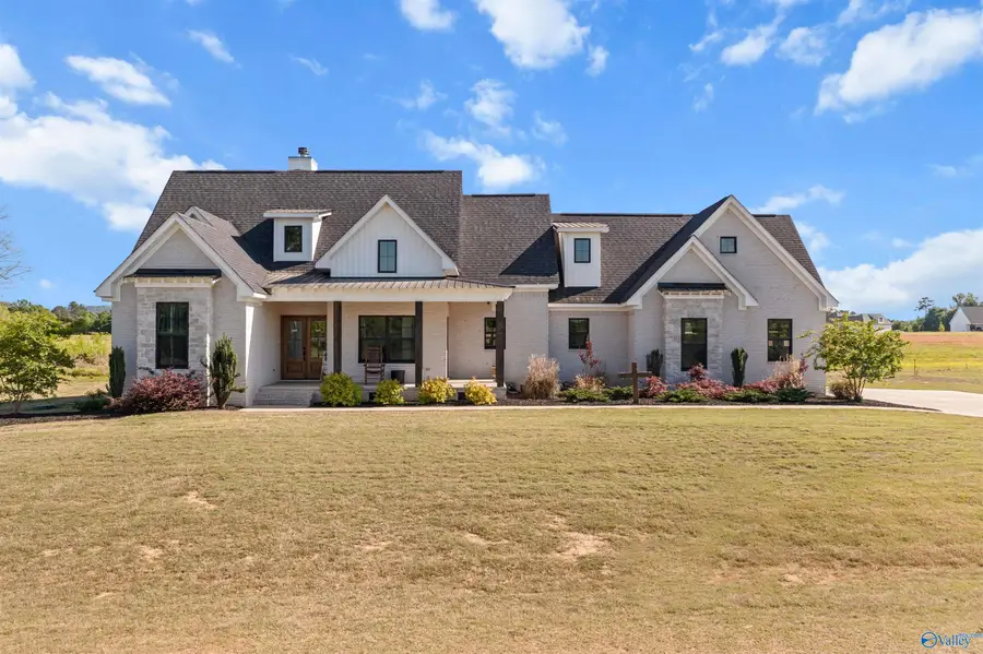 135 Caldwell Trail, Gadsden, AL 35901 - #2