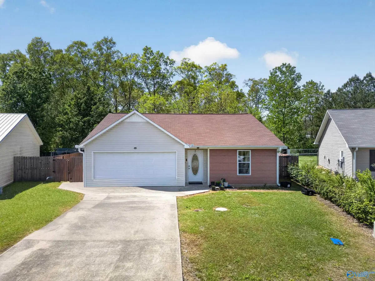 326 Autumnwood Drive, Rainbow City, AL 35906 - #1