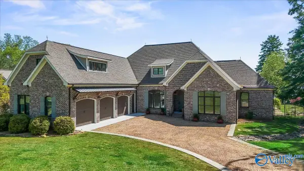174 Browns Creek Road, Guntersville, AL 35976