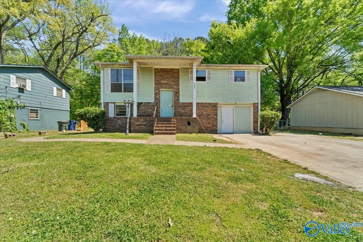 3238 Uvalde Lane Nw, Huntsville, AL 35810 - #1