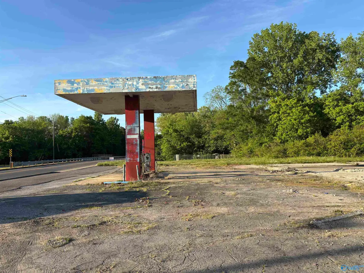 1290 South 11th Street, Gadsden, AL 35904 - #1