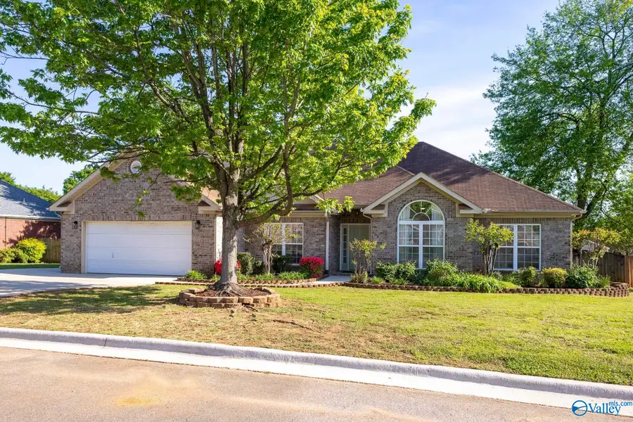 102 Tudor Place, Madison, AL 35758 - #2