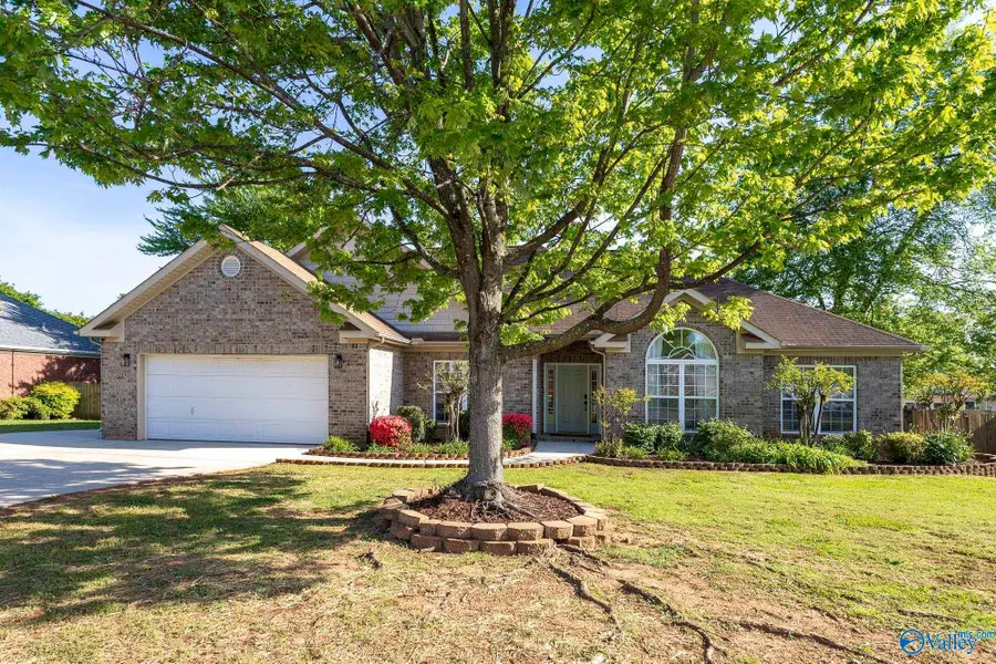 102 Tudor Place, Madison, AL 35758 - #3