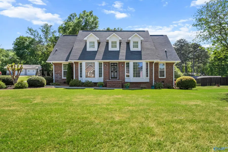 326 Mountain Lake Circle, Rainbow City, AL 35906 - #2