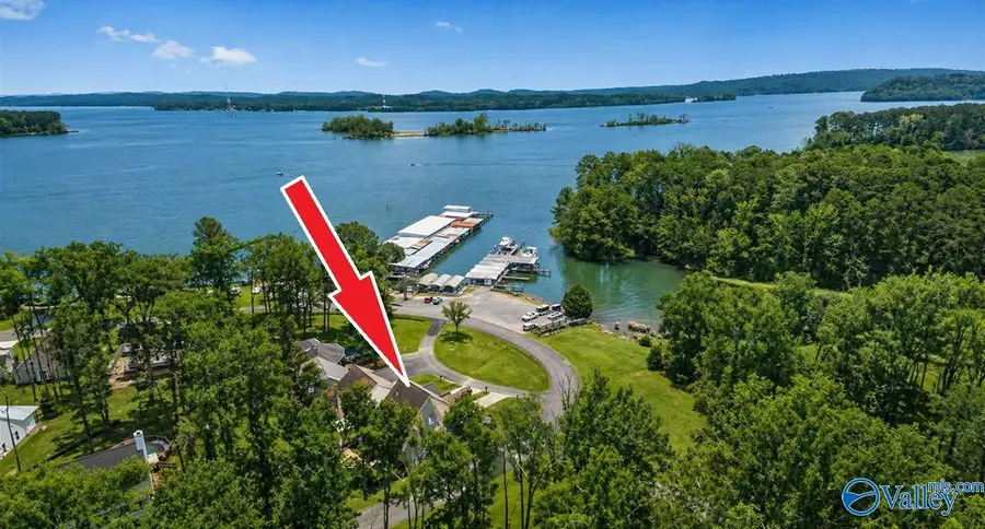 225 Riverbend Circle, Guntersville, AL 35976 - #2