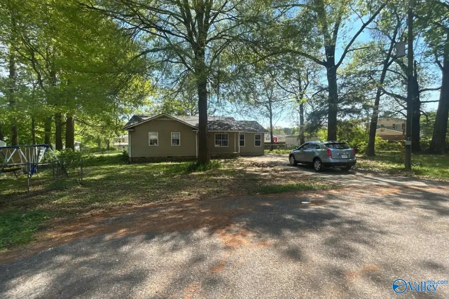 132 Pineview Street, Rainbow City, AL 35906 - #2