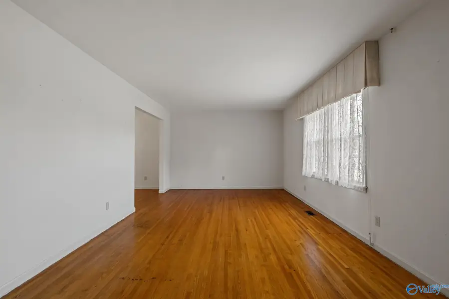 6410 Deramus Avenue Nw, Huntsville, AL 35806 - #3