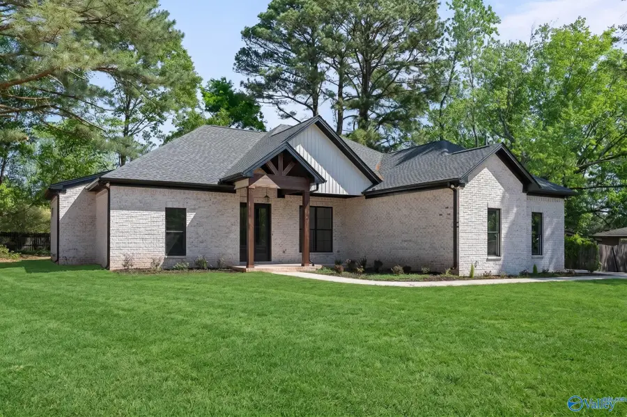 6306 Sheri Drive Nw, Huntsville, AL 35806 - #2