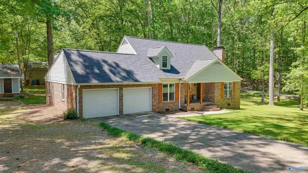 2123 NW Thunderbird Street Nw, Hartselle, AL 35640
