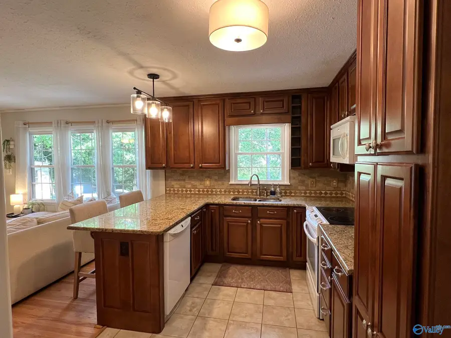 2305 Gladstone Drive Ne, Huntsville, AL 35811 - #3