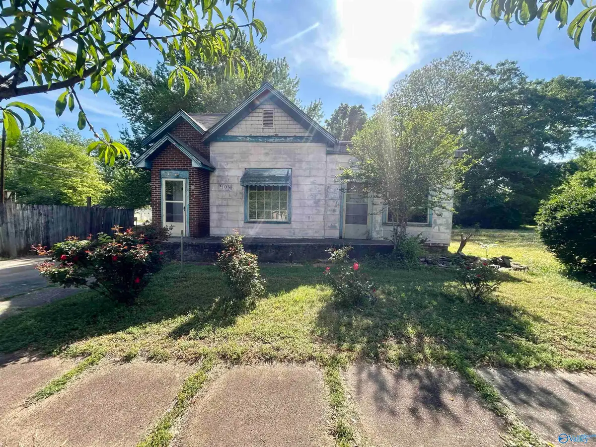 404 7th Avenue Sw, Decatur, AL 35601 - #1