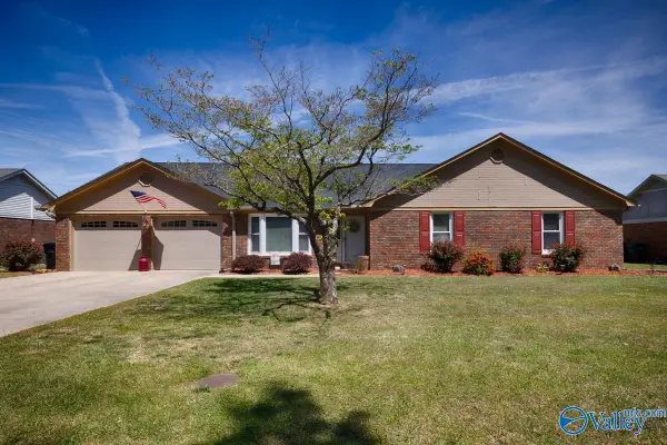 2216 Lancelot Drive Sw, Decatur, AL 35603