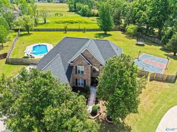 128 Mount Laurel Circle, New Market, AL 35761