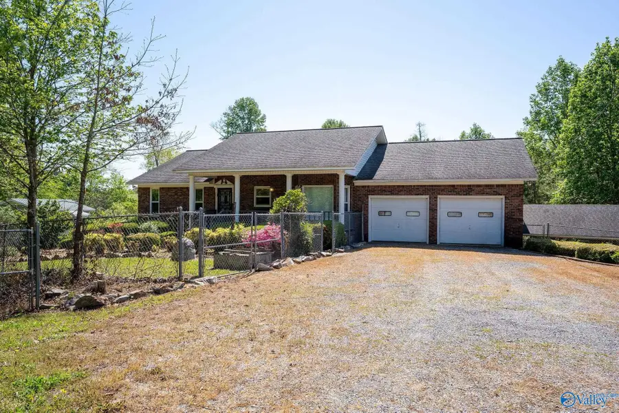 1062 Garrett Street, Rainsville, AL 35986 - #2