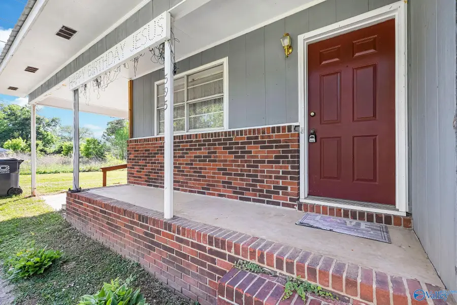 595 N Grand Avenue, Collinsville, AL 35961 - #2