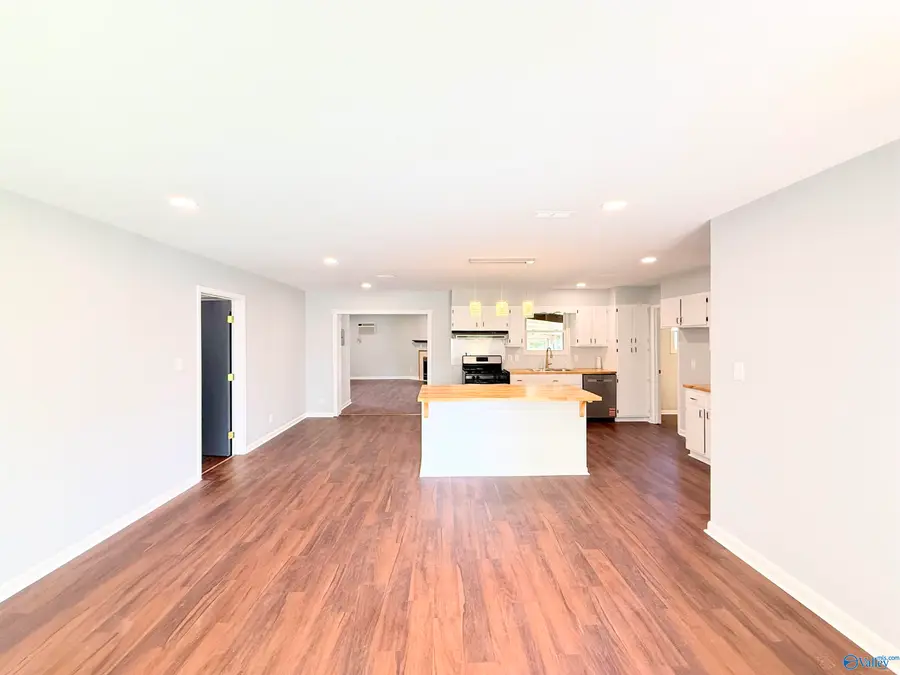 3706 S Westdale Court Sw, Huntsville, AL 35805 - #3