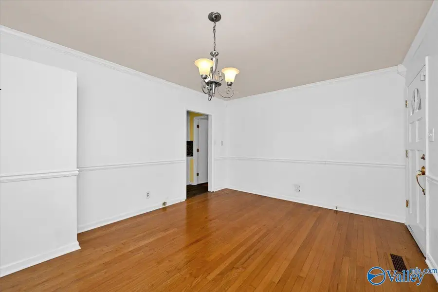 1119 Retlaw Street Nw, Huntsville, AL 35816 - #3