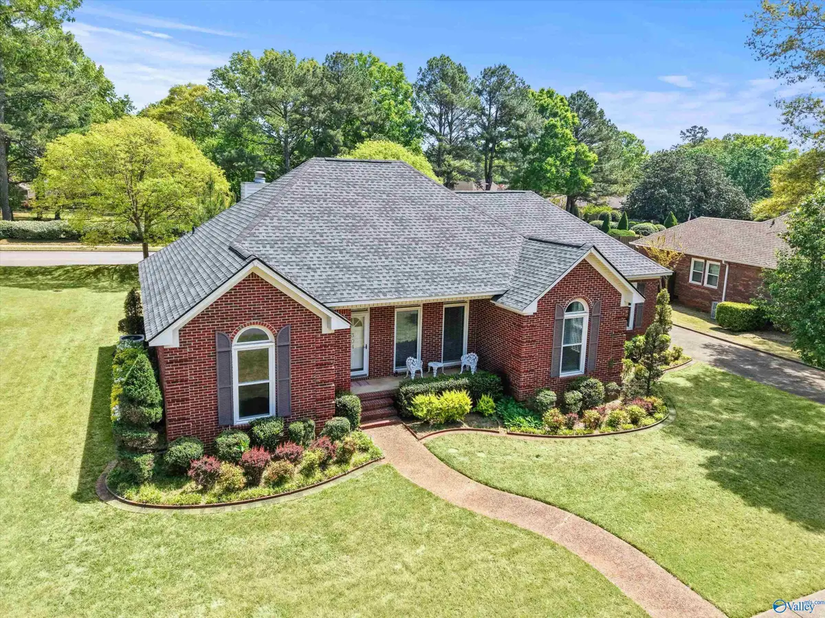 304 Bay Hill Way Sw, Huntsville, AL 35824 - #1