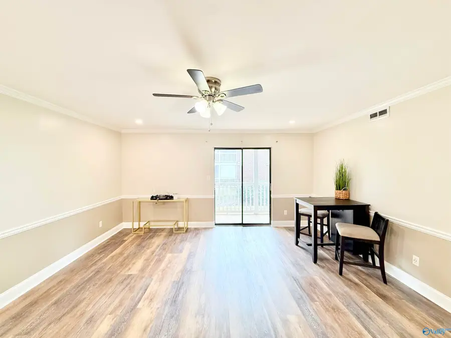 6618 Willow Pointe Drive Nw #E, Huntsville, AL 35806 - #3