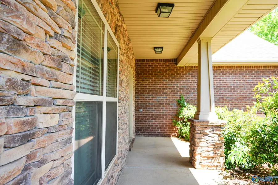 478 E Mossyleaf Drive, Huntsville, AL 35824 - #3