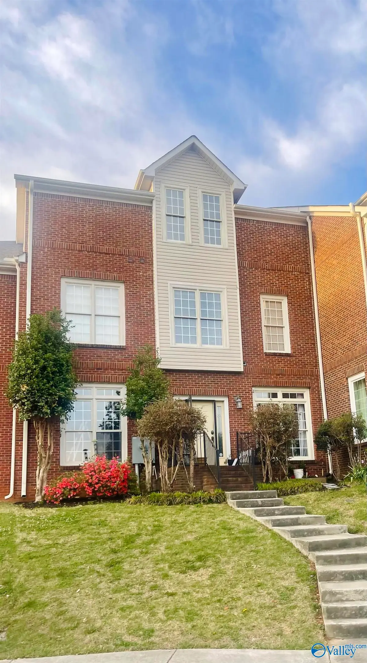 214 W Lake Circle, Madison, AL 35758 - #1