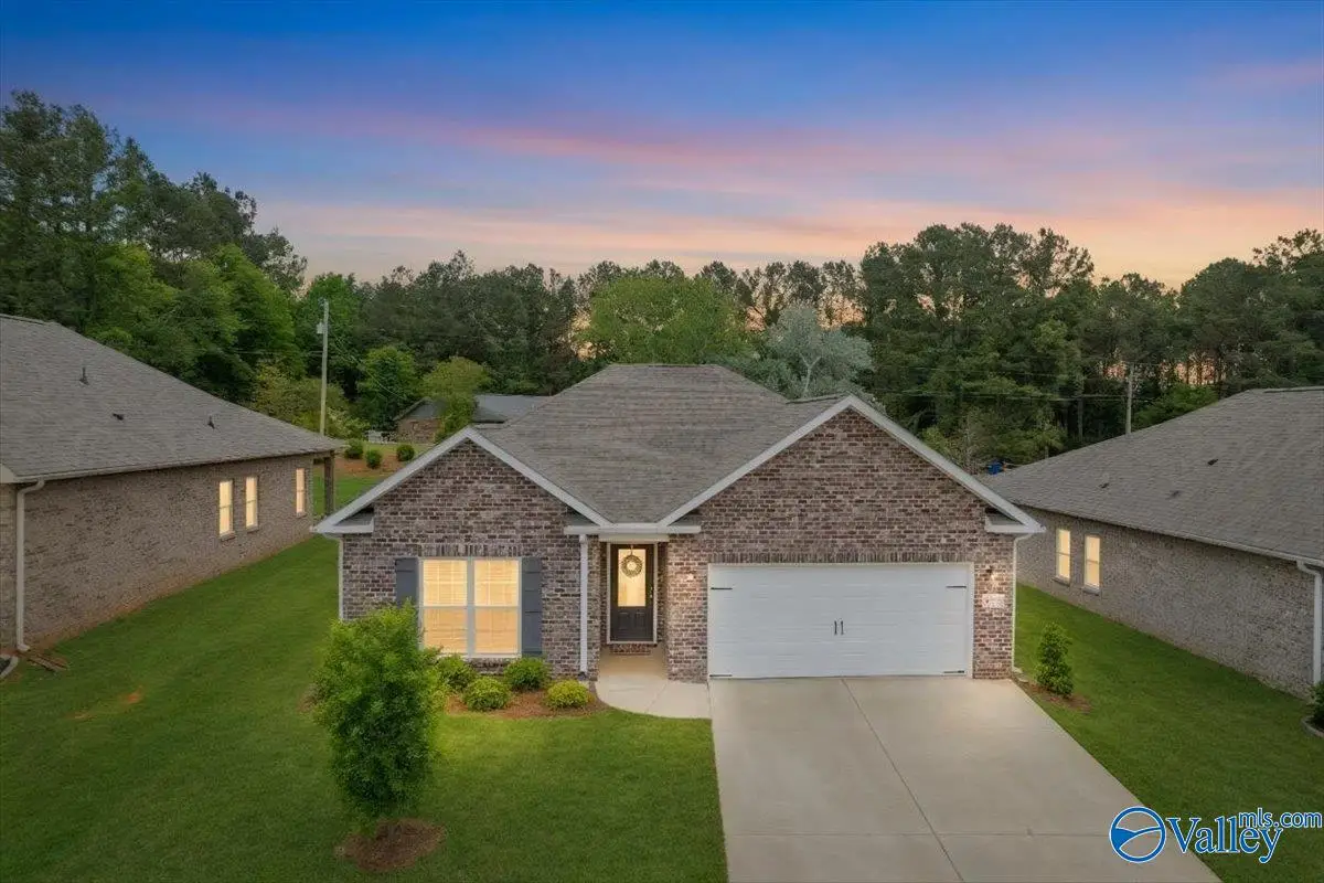 4010 Rockland Circle, Owens Cross Roads, AL 35763 - #1