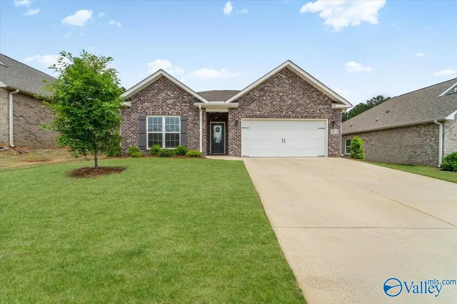 4010 Rockland Circle, Owens Cross Roads, AL 35763 - #3