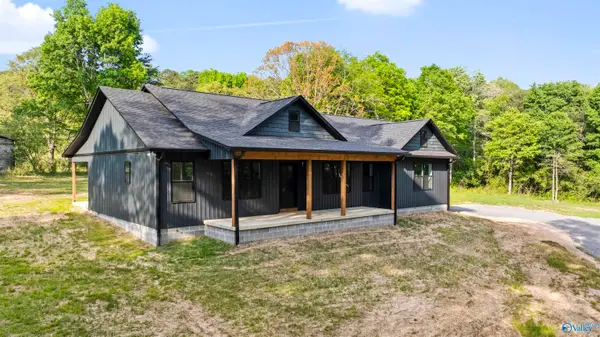 2110 Highland Drive, Fort Payne, AL 35967