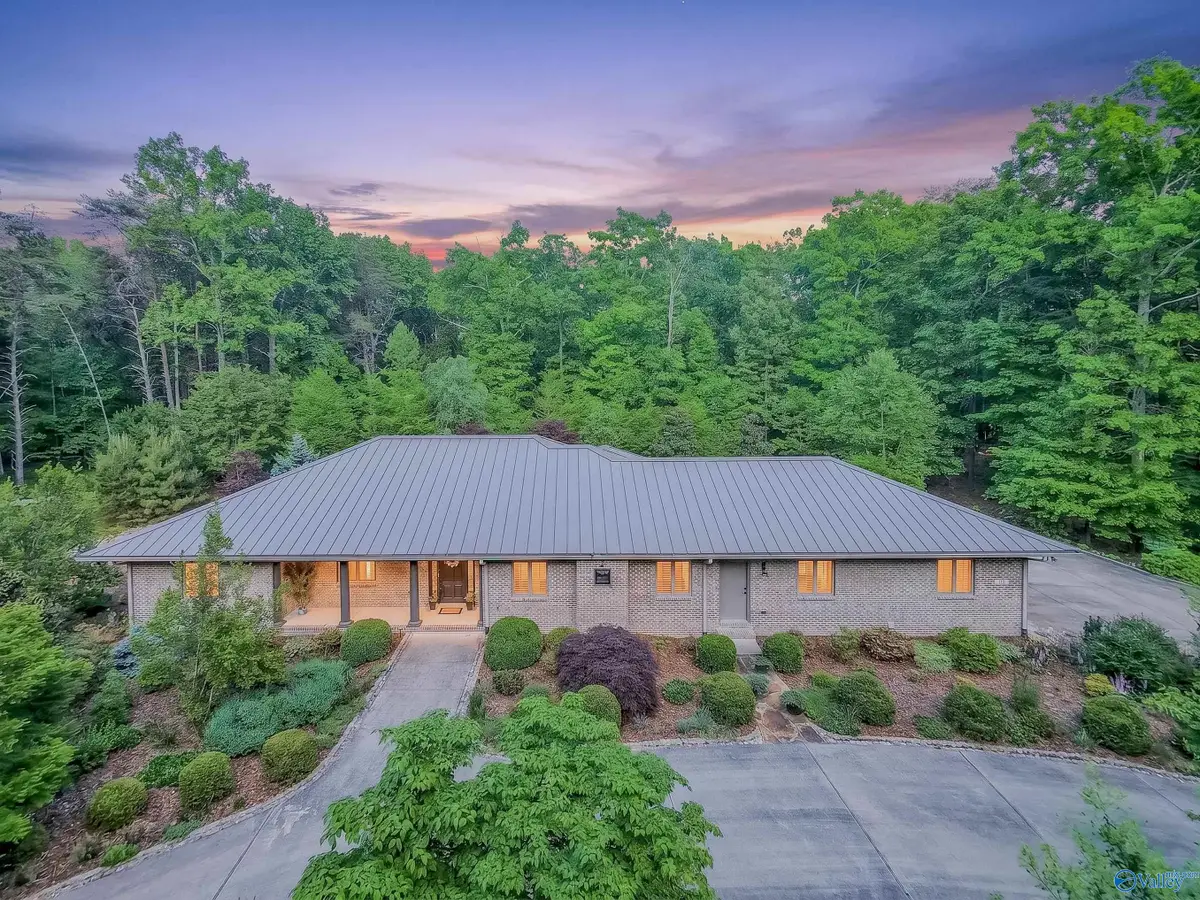 5051 Willow Drive Se, Huntsville, AL 35803 - #1