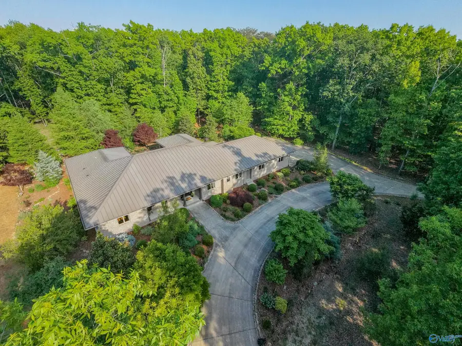 5051 Willow Drive Se, Huntsville, AL 35803 - #3