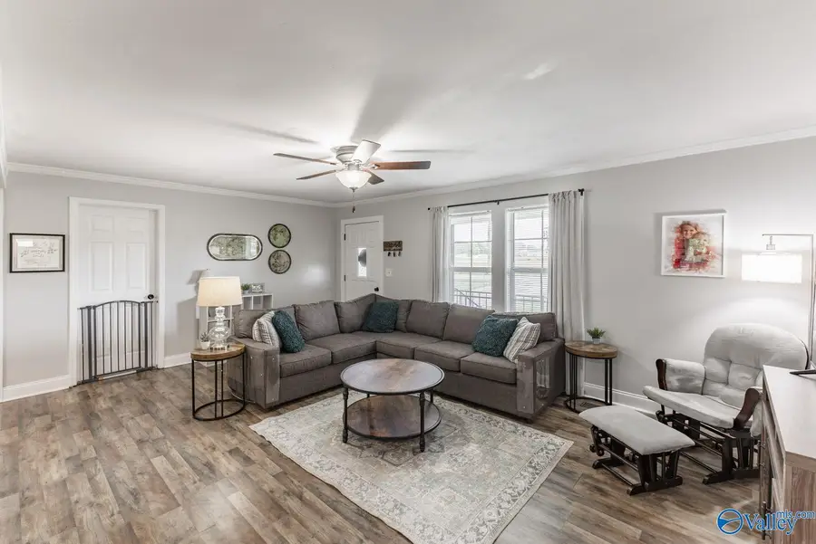 284 Brockway Road, Owens Cross Roads, AL 35763 - #3