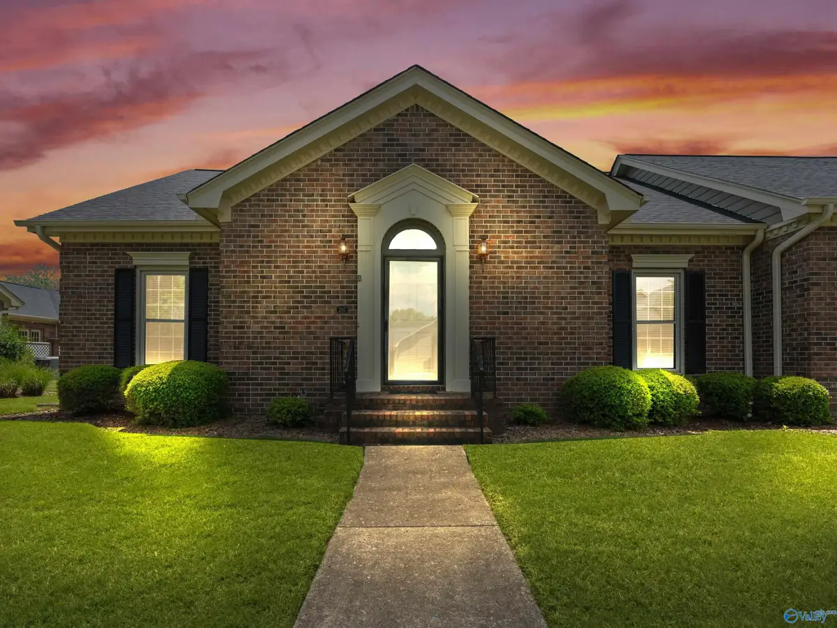 207 SW Beauchamp Place #207, Huntsville, AL 35802 - #1