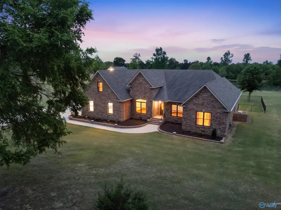 132 Taylor Road, Hartselle, AL 35640 - #3